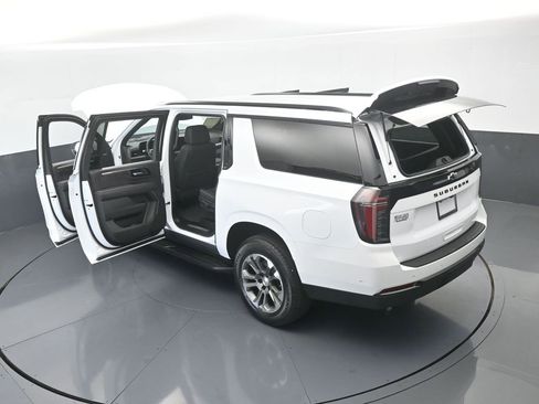 Used 2025 Chevrolet Suburban LT image 77