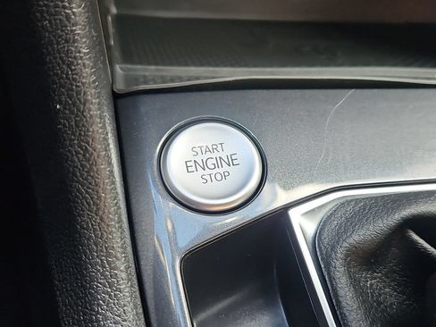 Certified 2024 Volkswagen Tiguan SE R-Line AWD/4WD image 17