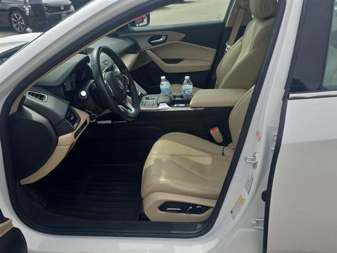 Used 2022 Acura TLX image 3