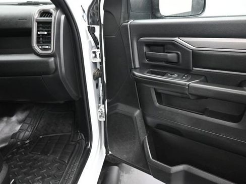 Used 2022 RAM 3500 Tradesman AWD/4WD image 14