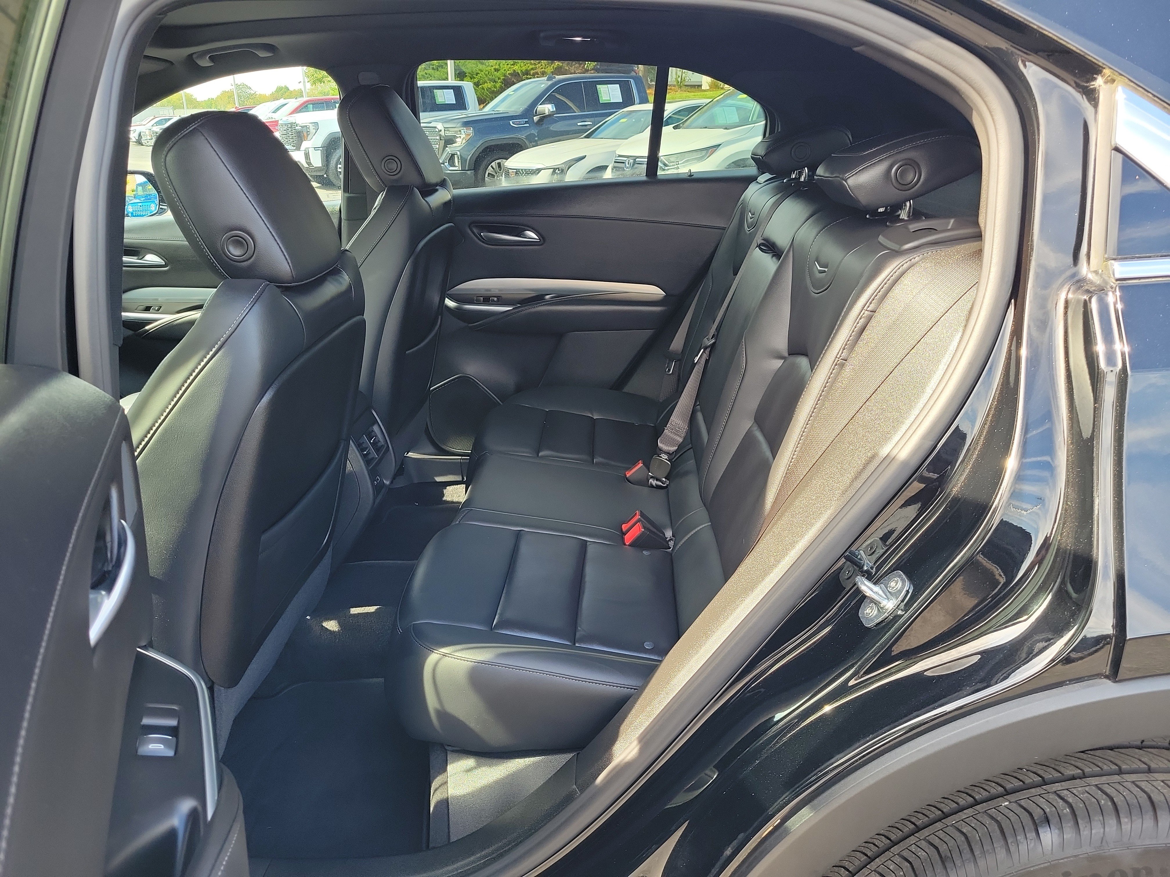 Used 2023 Cadillac XT4 Premium Luxury w/ Cold Weather Package AWD/4WD image 13