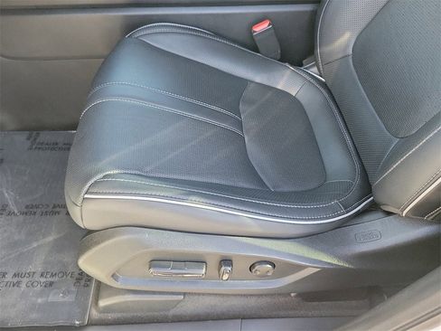 Used 2023 Honda Pilot Elite image 13