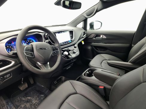 New 2026 Chrysler Pacifica Select FWD image 37