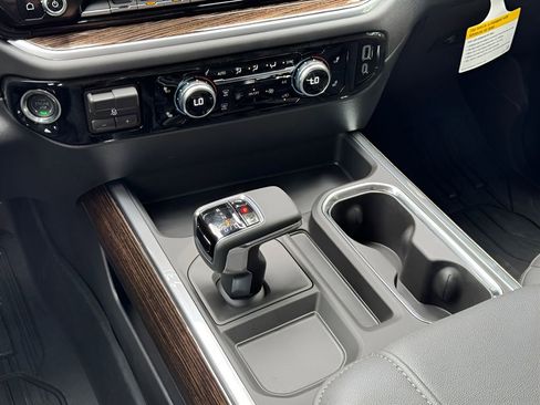 New 2026 GMC Sierra 1500 Elevation w/ Elevation Premium Package AWD/4WD image 18