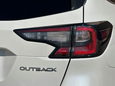 New 2025 Subaru Outback Limited image 18