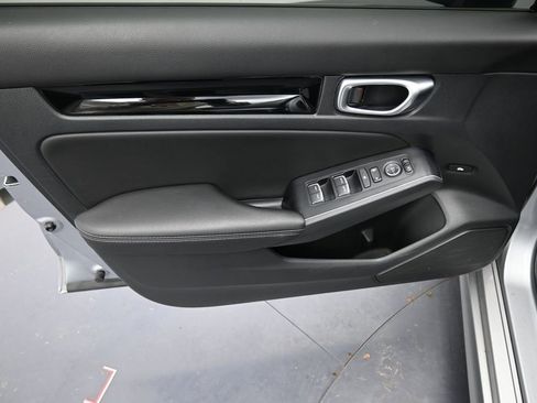 Used 2023 Honda Civic Touring image 9