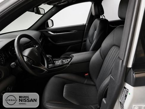 Used 2022 Maserati Levante GT AWD/4WD image 7