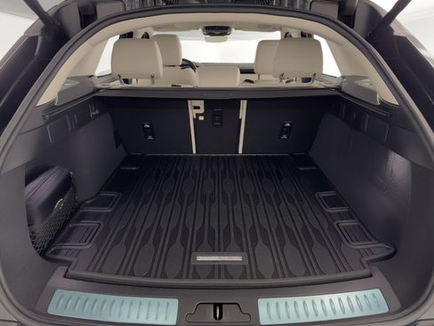 Used 2022 Land Rover Range Rover Velar S image 13