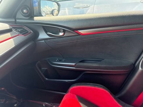 Used 2019 Honda Civic Type R image 12
