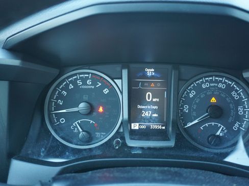 Used 2023 Toyota Tacoma TRD Off-Road image 9