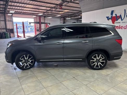 Used 2021 Honda Pilot Touring image 9
