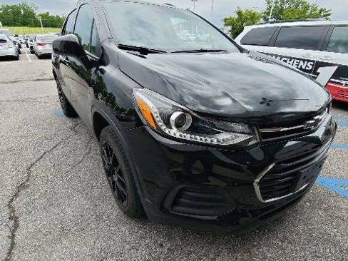 Used 2022 Chevrolet Trax LT w/ Midnight Edition AWD/4WD image 20