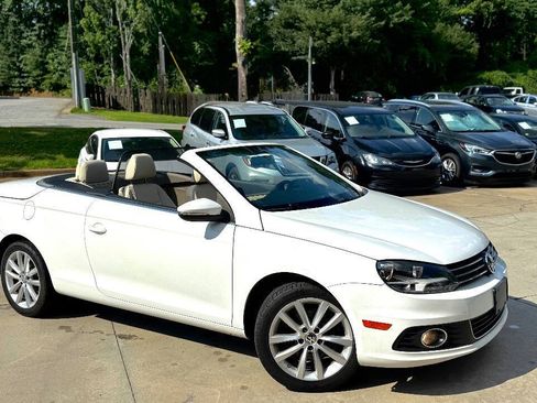 Used 2012 Volkswagen Eos Komfort FWD image 2