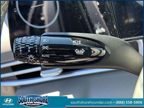 Certified 2025 Hyundai Elantra SEL FWD image 23