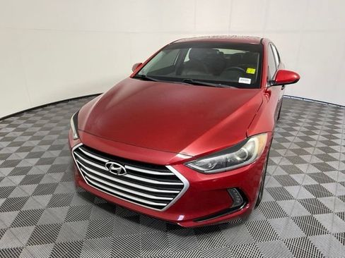 Used 2017 Hyundai Elantra SE w/ SE A/T Tech Package 03 FWD image 2
