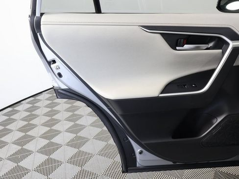 Used 2020 Toyota RAV4 Limited AWD/4WD image 13