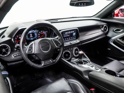 Used 2017 Chevrolet Camaro SS image 4