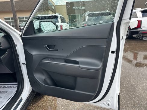 Used 2025 Hyundai Kona SEL AWD/4WD image 33