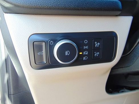 Used 2020 Ford Escape Titanium w/ Titanium Premium Package 2.0 AWD/4WD image 19