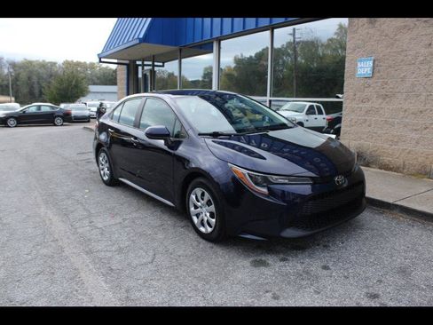 Used 2020 Toyota Corolla LE FWD image 1