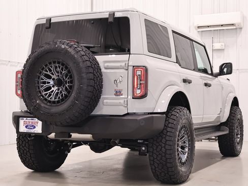 New 2026 Ford Bronco Outer Banks AWD/4WD image 9