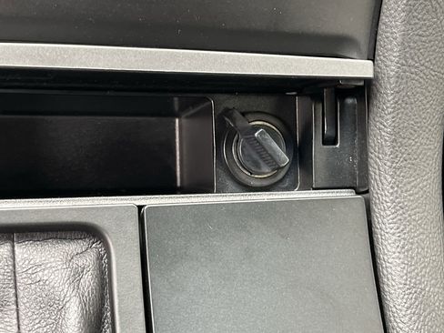 Used 2017 Ford Taurus SEL w/ Equipment Group 201A image 22