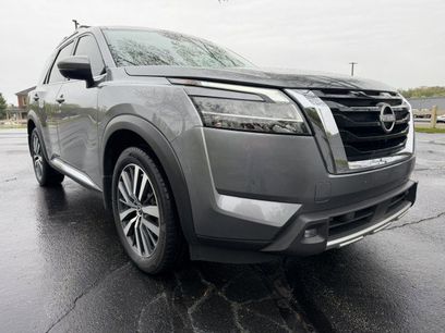 Used 2022 Nissan Pathfinder Platinum w/ Cargo Package