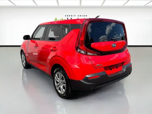 Used 2021 Kia Soul LX FWD image 4