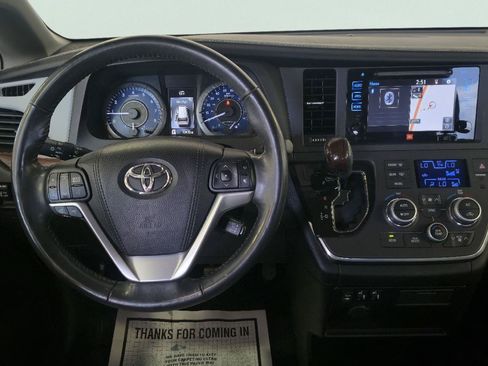 Used 2015 Toyota Sienna Limited FWD image 15
