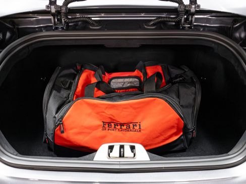 Used 2021 Ferrari 812 GTS image 40