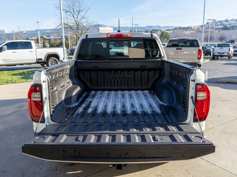 New 2026 GMC Canyon Elevation w/ Convenience Package image 30