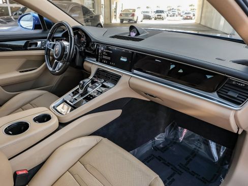 Used 2018 Porsche Panamera 4 w/ Sport Chrono Package image 12
