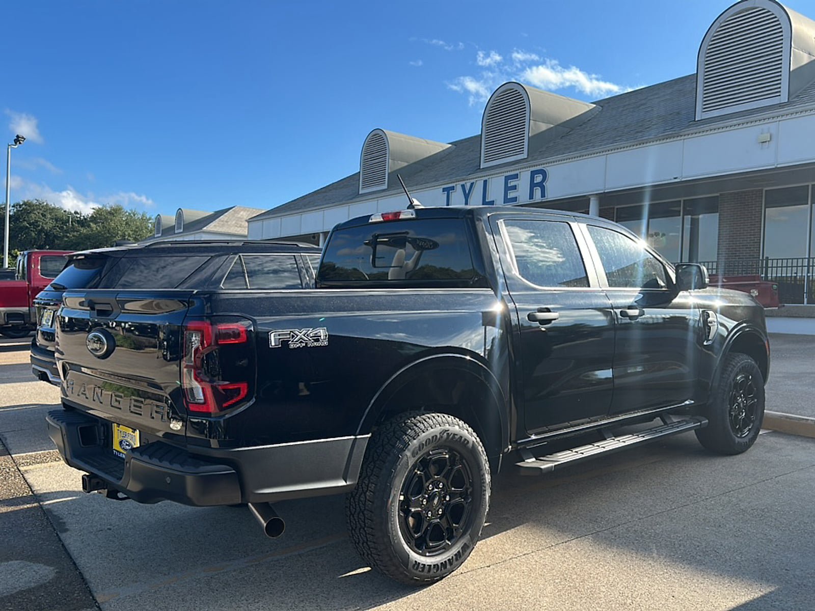 New 2026 Ford Ranger XLT w/ FX4 Off-Road Package AWD/4WD image 9