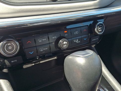 Used 2022 Jeep Compass Limited w/ Sun and Sound Group AWD/4WD image 32