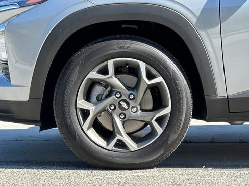 Used 2026 Chevrolet Trax LT w/ LT Convenience Package FWD image 25