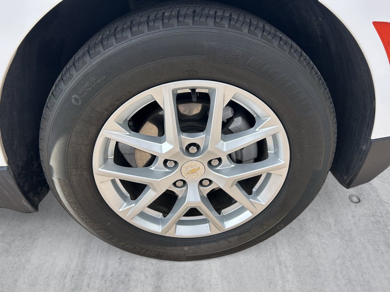 Used 2024 Chevrolet Equinox LT FWD image 9