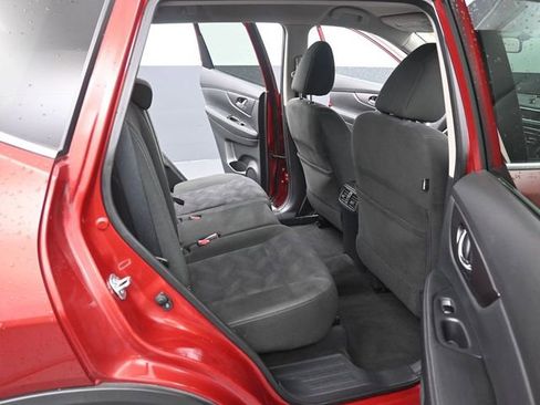 Used 2015 Nissan Rogue SV image 30