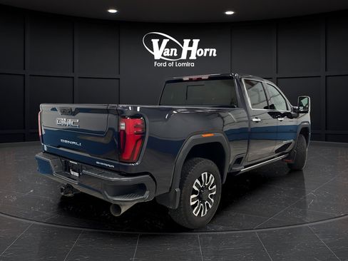 Used 2024 GMC Sierra 2500 Denali Ultimate AWD/4WD image 7
