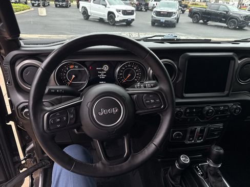 Used 2022 Jeep Wrangler Sport AWD/4WD image 9