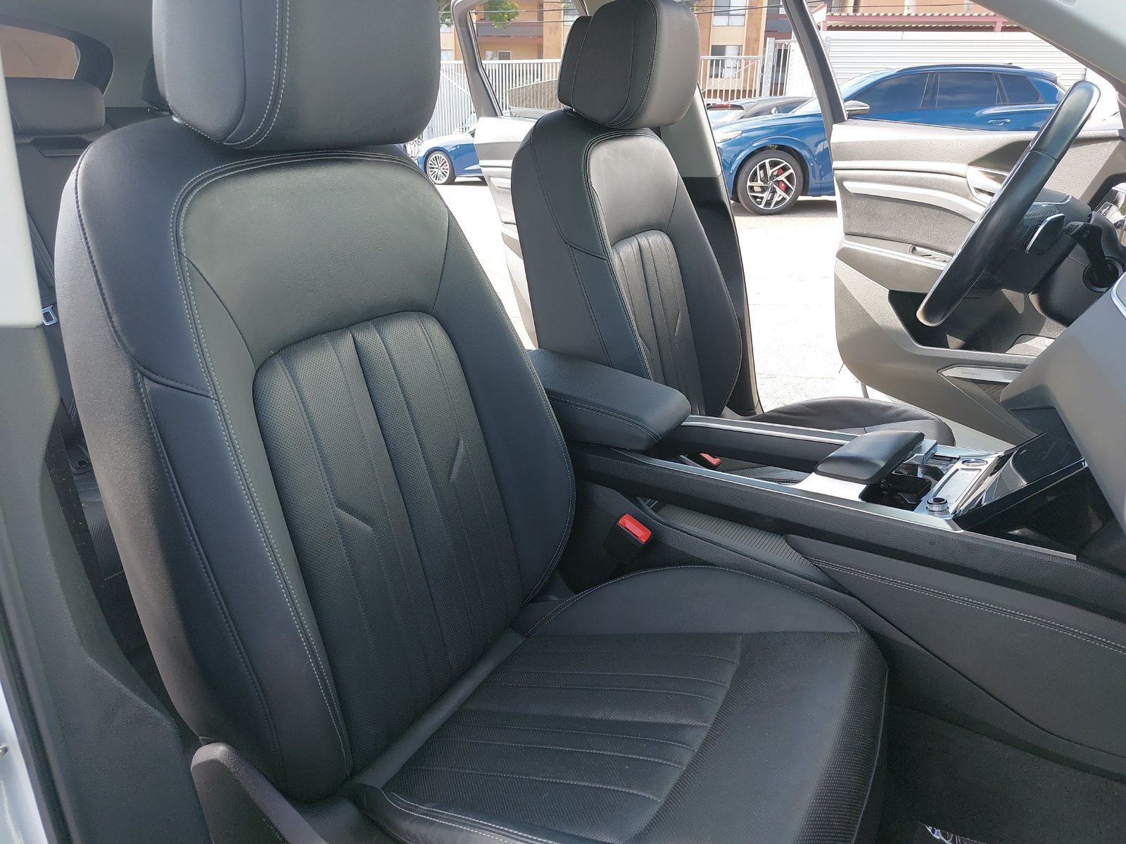 Used 2024 Audi Q8 e-tron Premium Plus AWD/4WD image 10