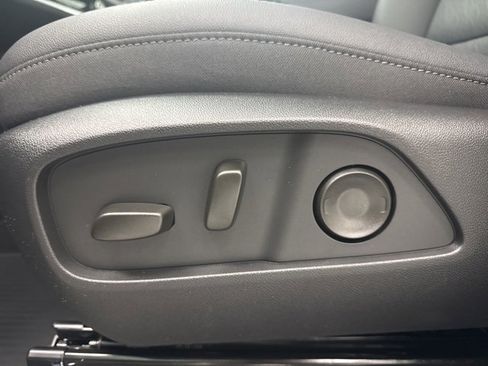 New 2026 Chevrolet Equinox LT w/ Convenience Package II image 10