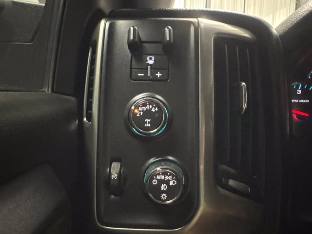 Used 2018 Chevrolet Silverado 1500 LT w/ All Star Edition AWD/4WD image 10