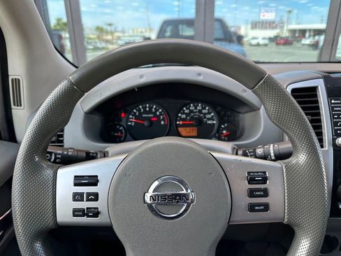 Used 2020 Nissan Frontier SV w/ Midnight Edition Floor Mats image 17