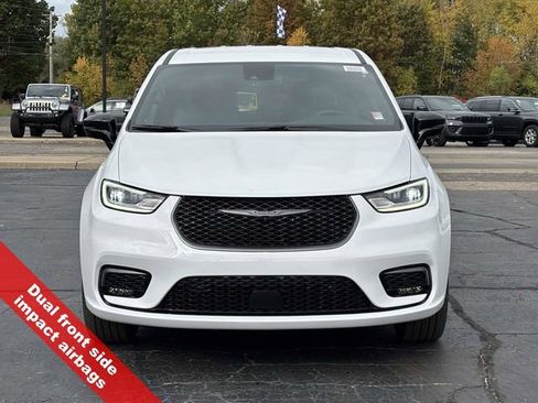 New 2026 Chrysler Pacifica Select image 38