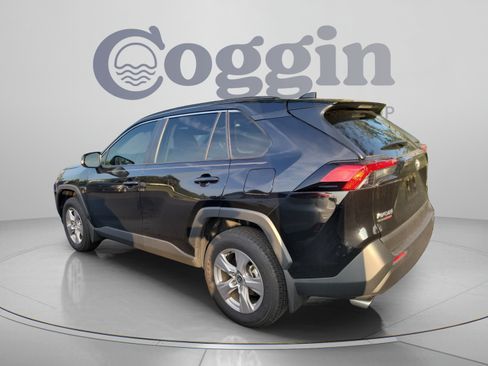 Used 2025 Toyota RAV4 XLE w/ Convenience Package FWD image 3