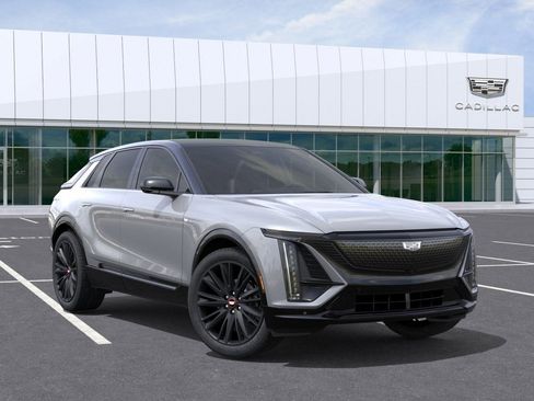 New 2025 Cadillac Lyriq Sport RWD image 7