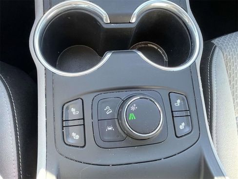 Used 2022 GMC Terrain SLE w/ Driver Convenience Package image 22