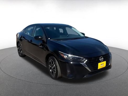 Used 2025 Nissan Sentra SV image 3