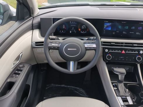 New 2026 Hyundai Tucson SEL image 18