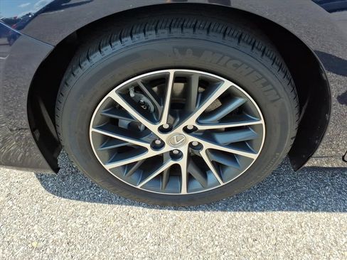 Used 2016 Lexus ES 350 w/ Luxury Package w/Wood Trim FWD image 11